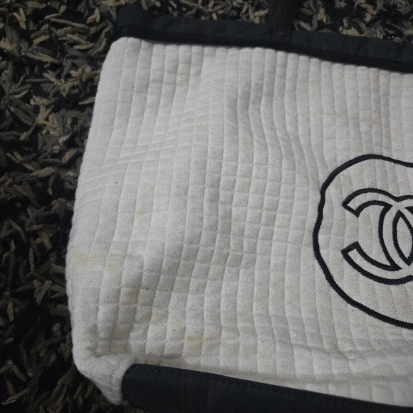 Authentic Chanel Beaute VIP Gift White Quilted Canvas Tote Bag - Black CC Logo - Picture 3 of 9